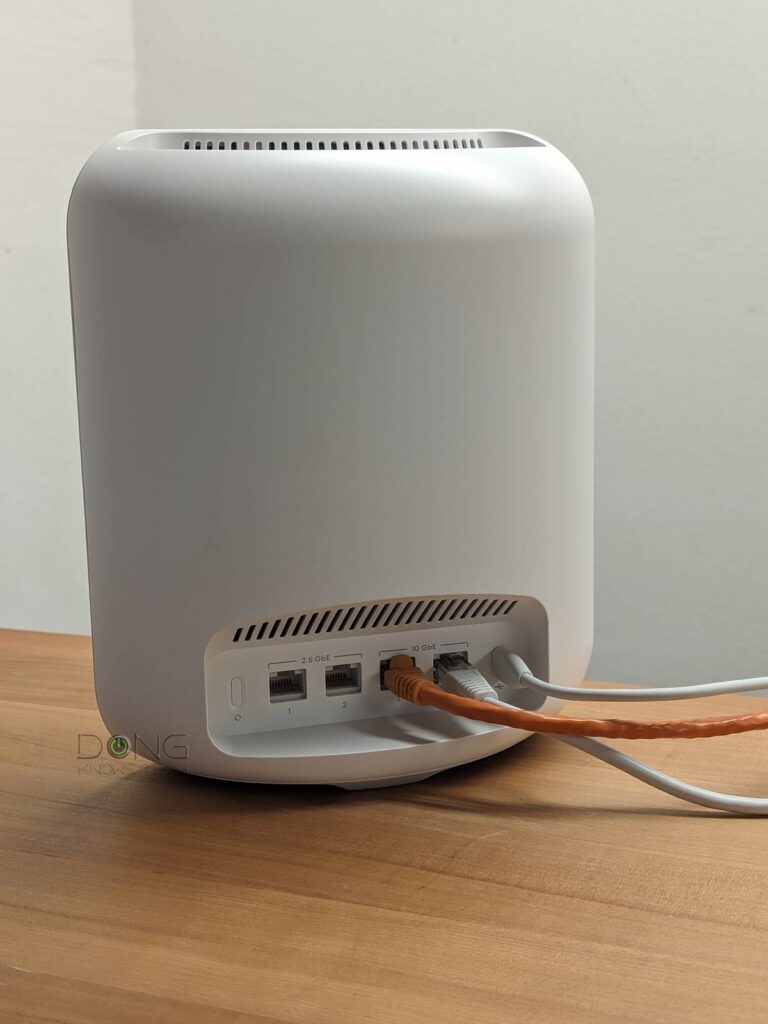 Amazon eero Max 7 Router in action