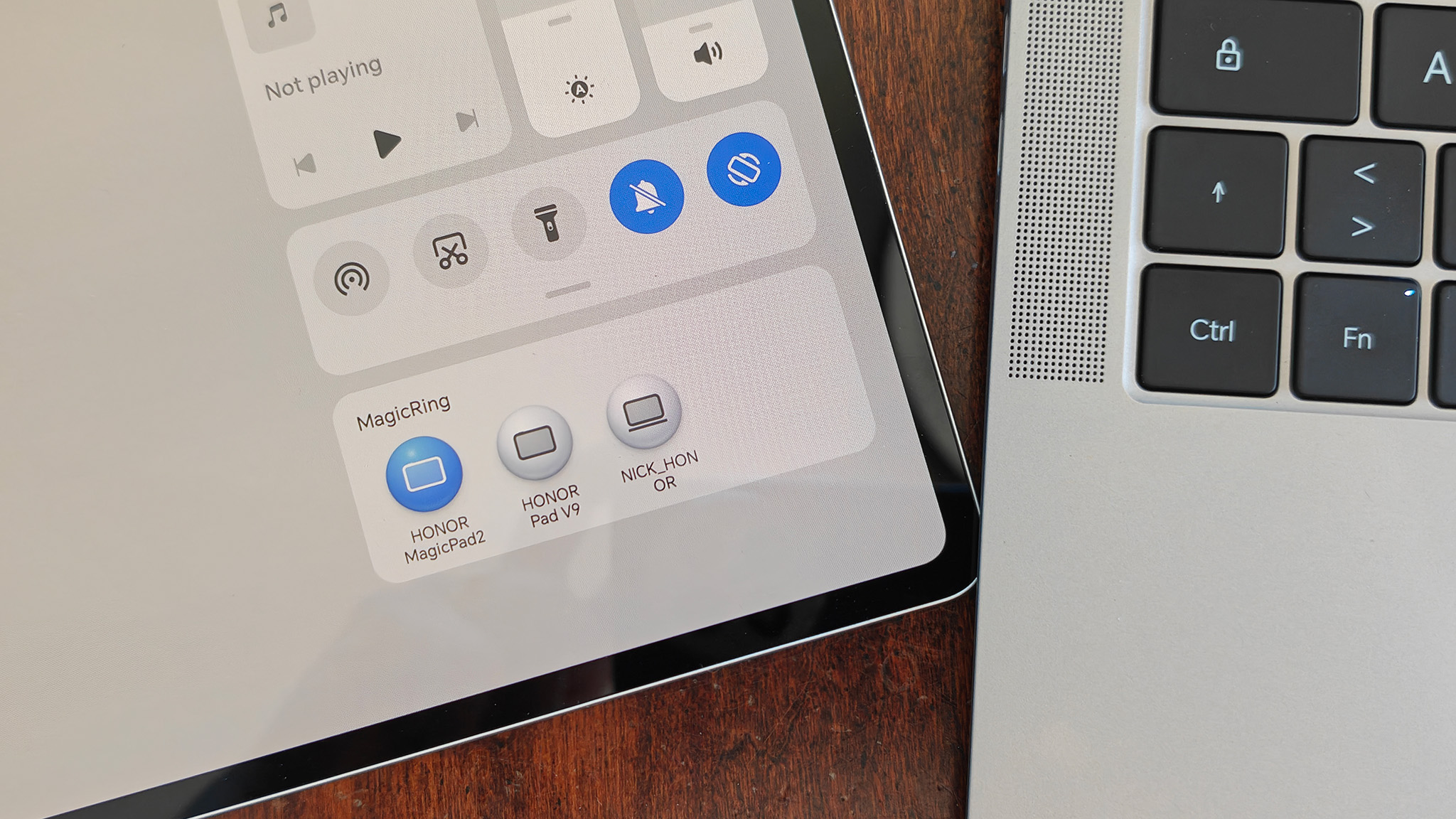 Connecting an Honor Pad V9 to the Honor MagicBook Art 14 Snapdragon laptop via Honor Magic Ring